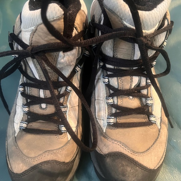 MERREL Cream waterproofed Athletic Shoes with Rugged Sole and Reinforced Toe - Picture 3 of 8